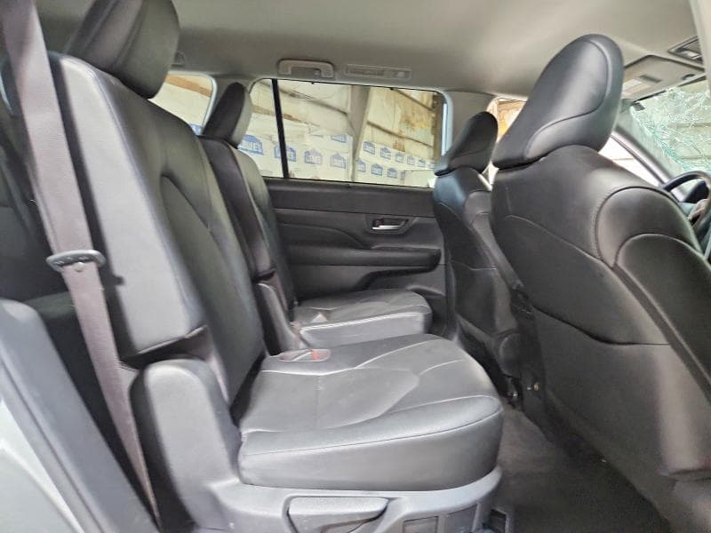 2024 TOYOTA GRAND HIGHLANDER XLE 11