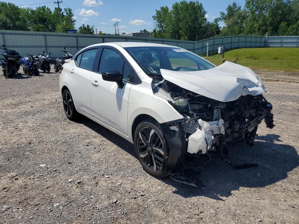 2023 NISSAN VERSA SR 4