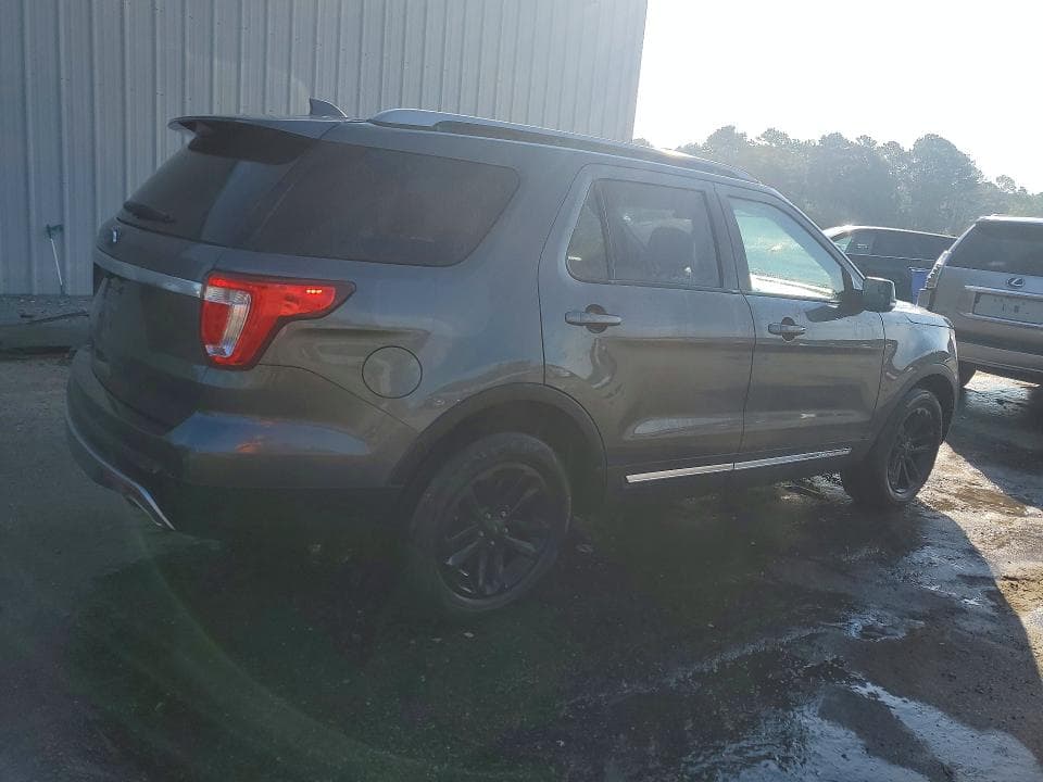 2017 FORD EXPLORER XLT 3