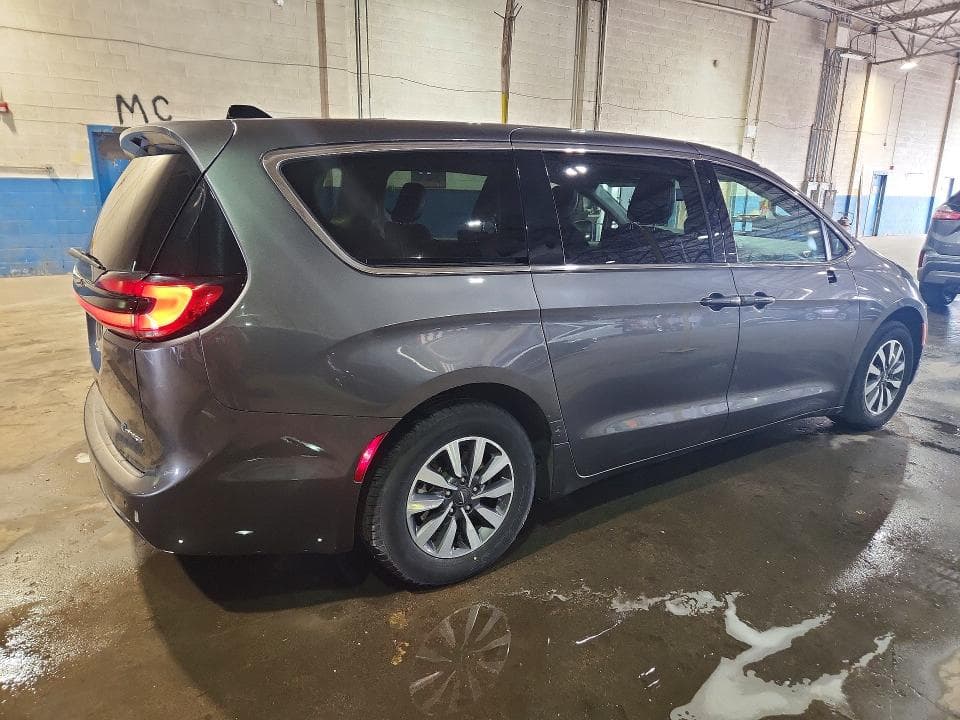 2023 CHRYSLER PACIFICA HYBRID TOURING L 3