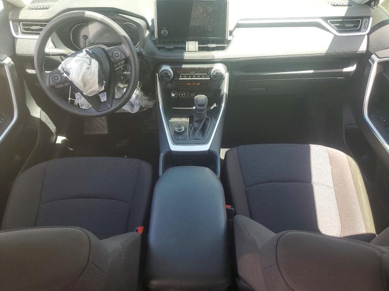 2025 TOYOTA RAV4 LE 8