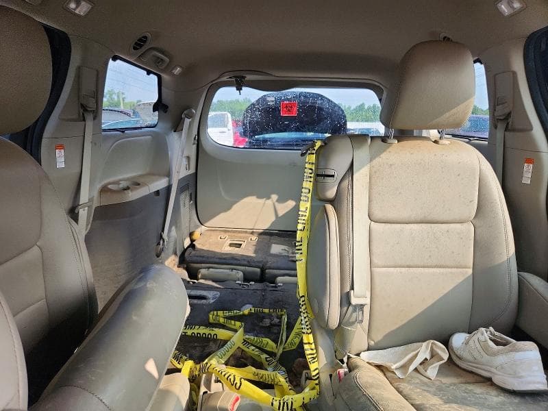2020 TOYOTA SIENNA XLE 8-PASSENGER 10