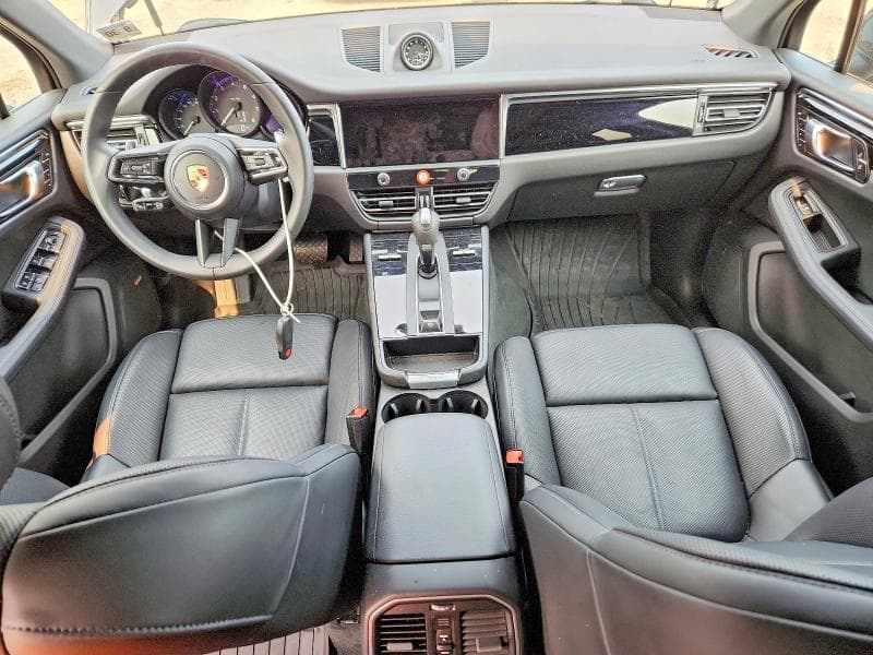 2026 PORSCHE MACAN BASE 8