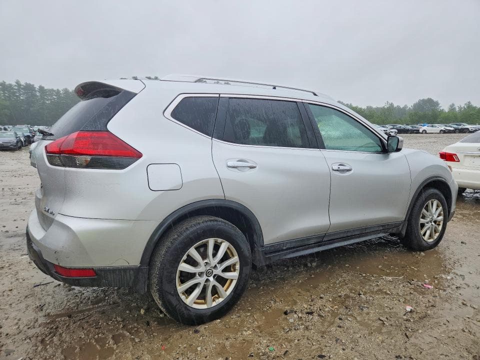 2018 NISSAN ROGUE SV 3