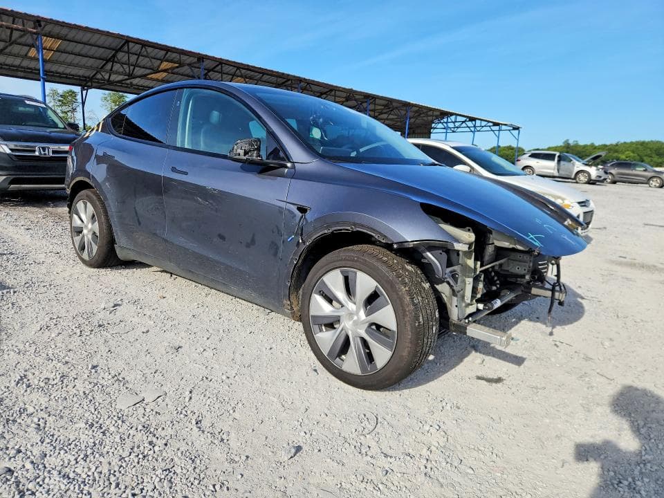 2023 TESLA MODEL Y 4