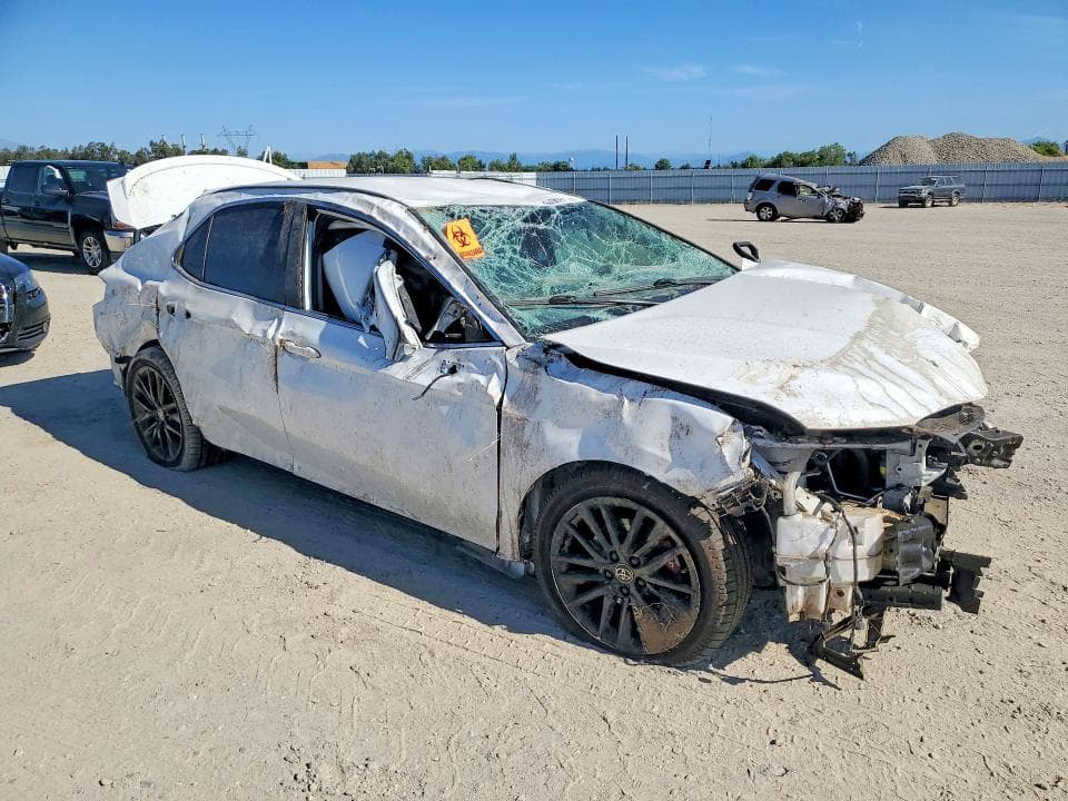 2021 TOYOTA CAMRY SE 4