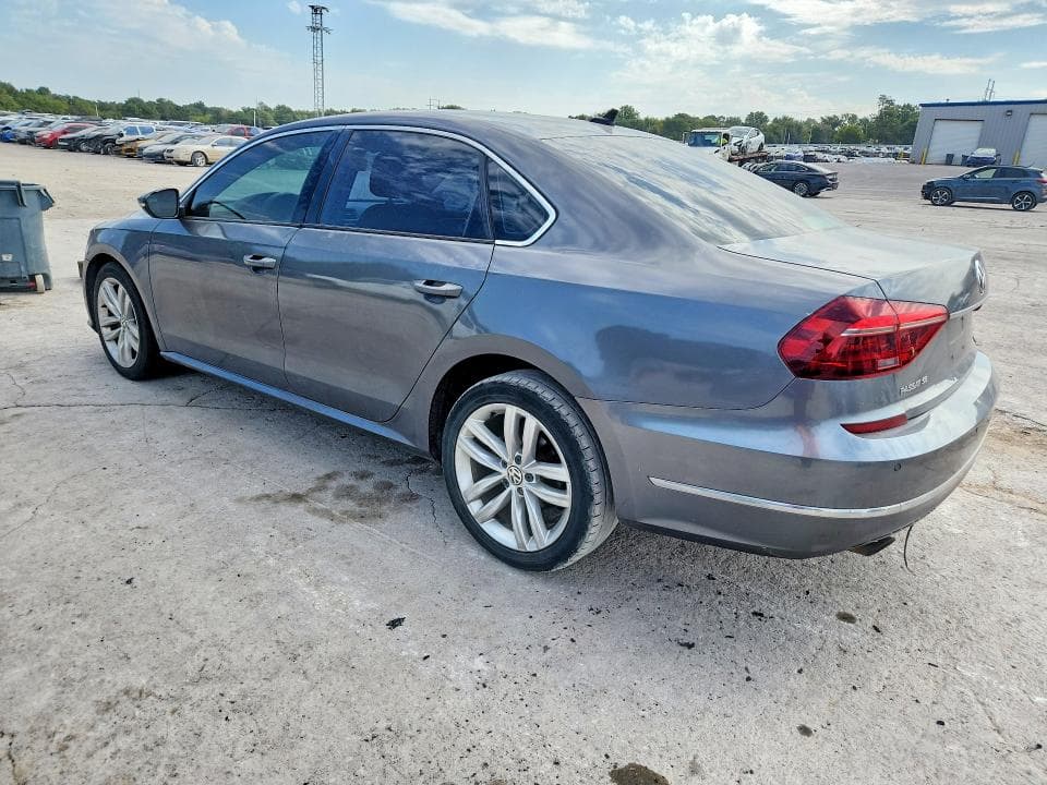2018 VOLKSWAGEN PASSAT SE 2