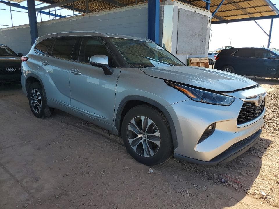 2022 TOYOTA HIGHLANDER HYBRID XLE 4