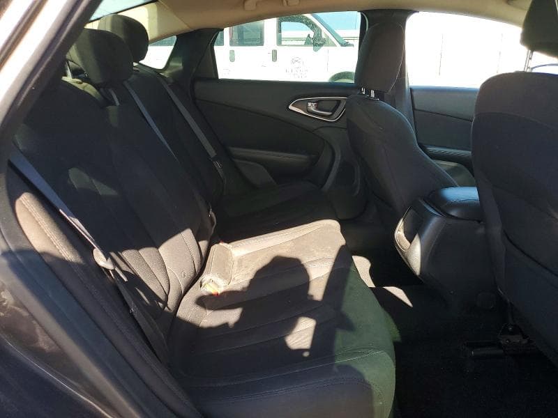 2017 CHRYSLER 200 LX 10
