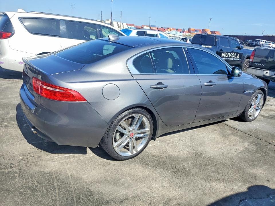2017 JAGUAR XE PRESTIGE 3