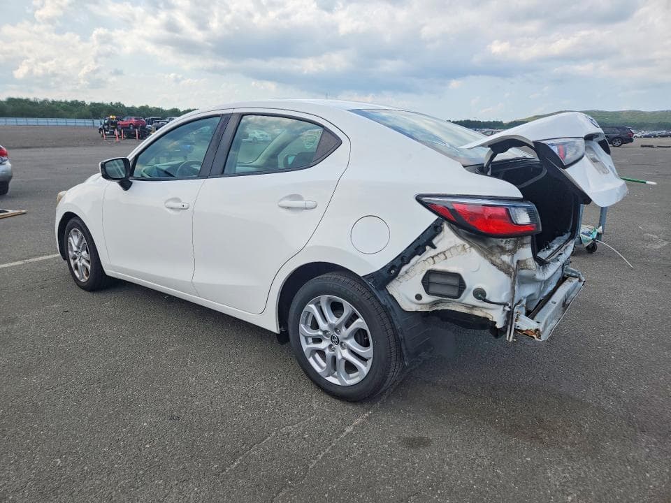 2018 TOYOTA YARIS IA BASE 2