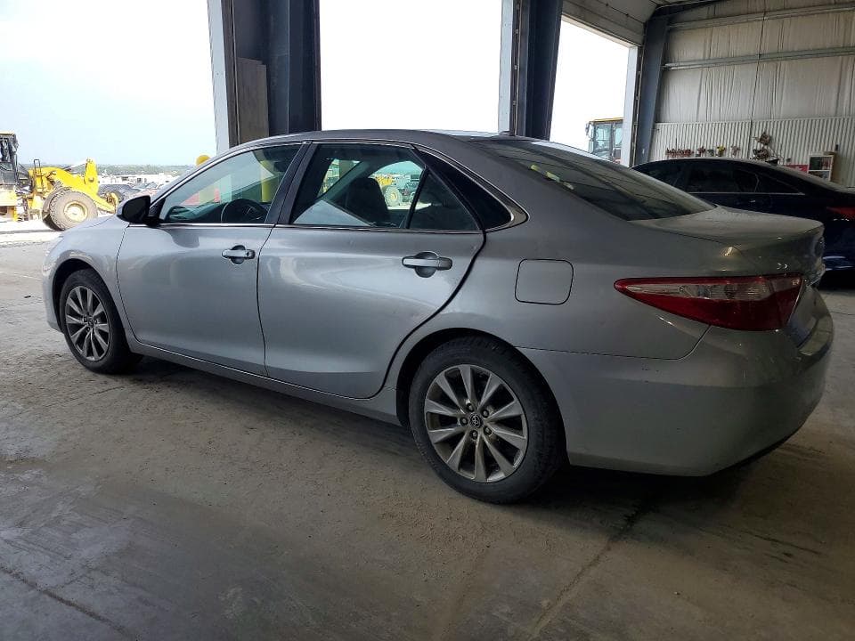 2017 TOYOTA CAMRY XLE 2