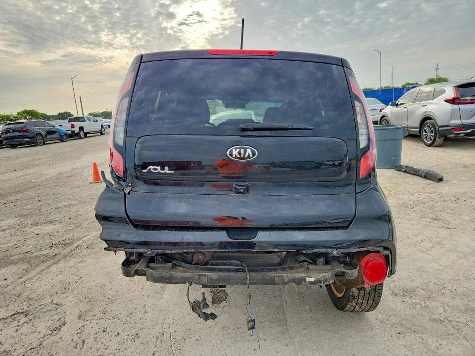 2019 KIA SOUL + 6