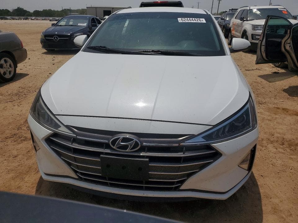 2019 HYUNDAI ELANTRA SE 5