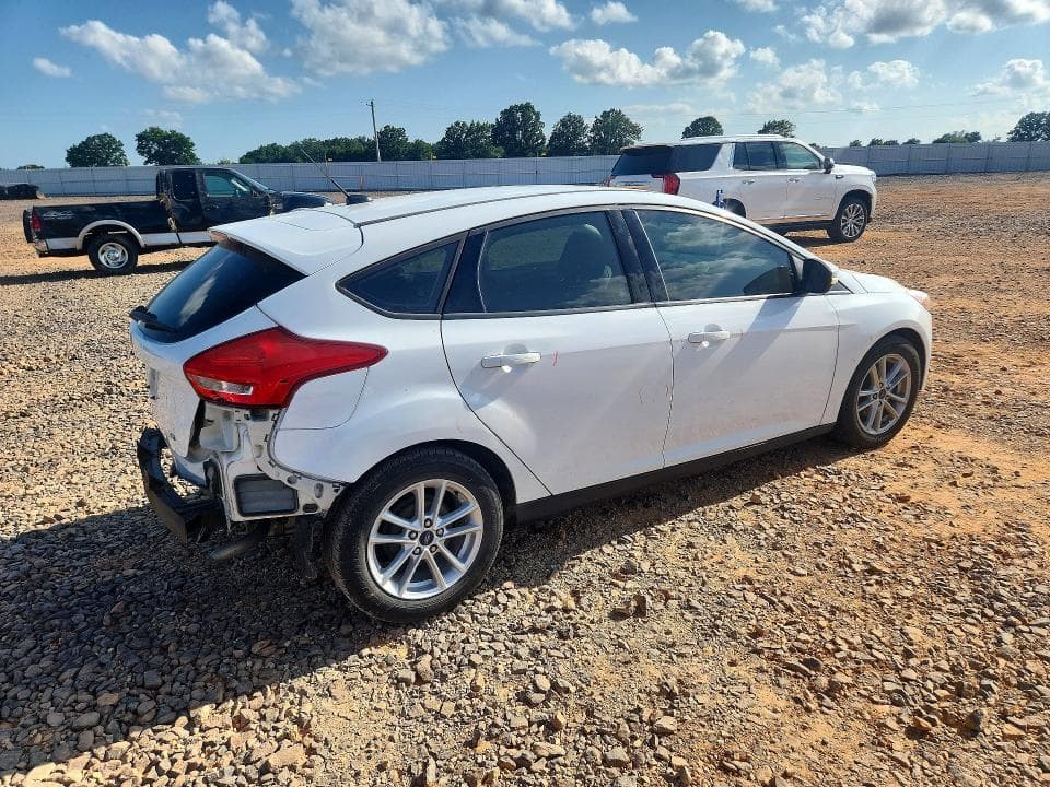 2017 FORD FOCUS SE 3