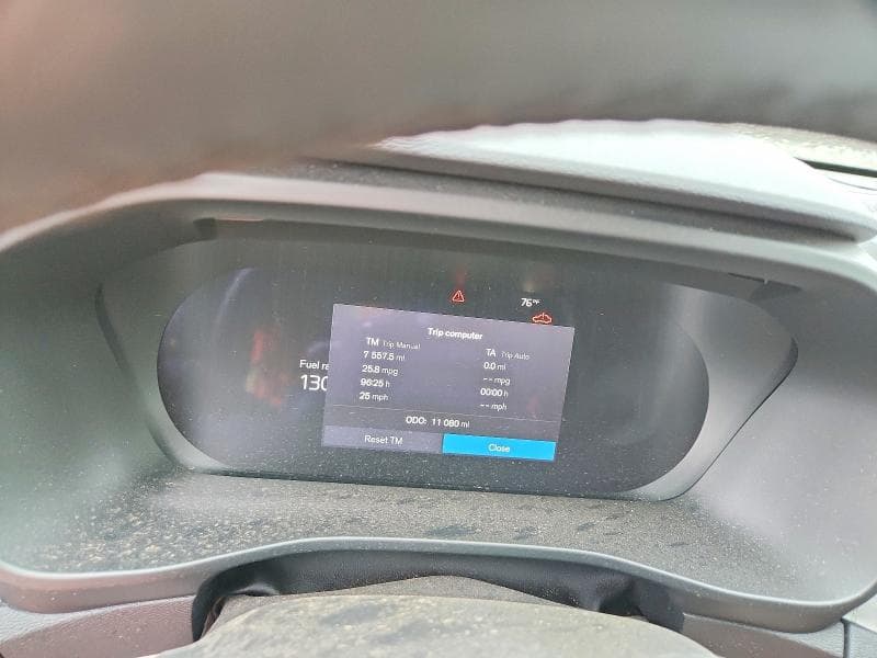 2025 VOLVO XC40 PLUS 9