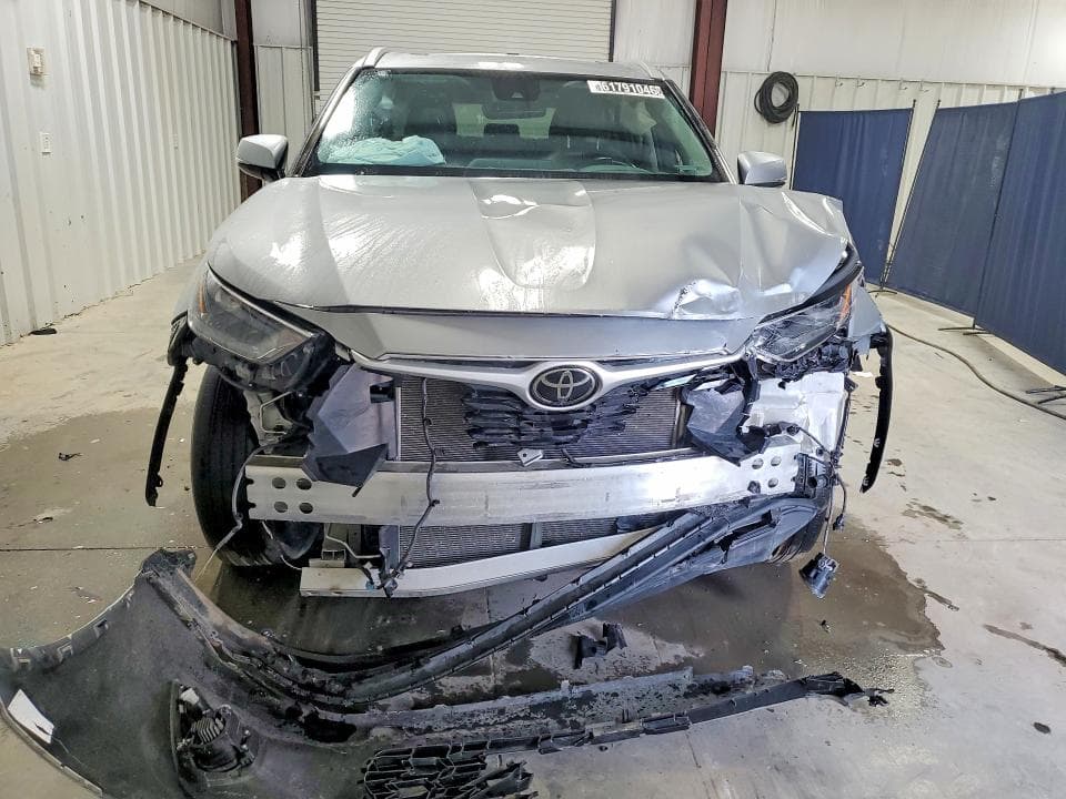 2023 TOYOTA HIGHLANDER XLE 5