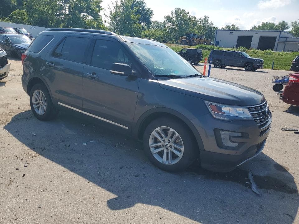 2017 FORD EXPLORER XLT 4