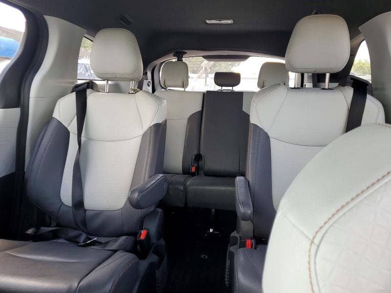 2024 TOYOTA SIENNA XSE 10