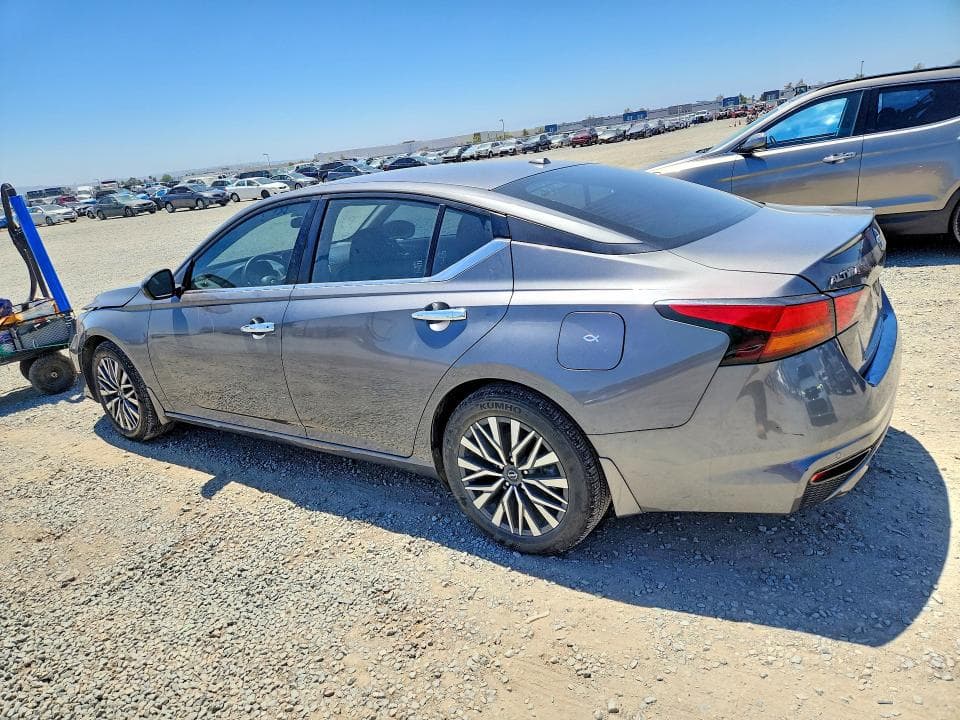 2024 NISSAN ALTIMA SV 2