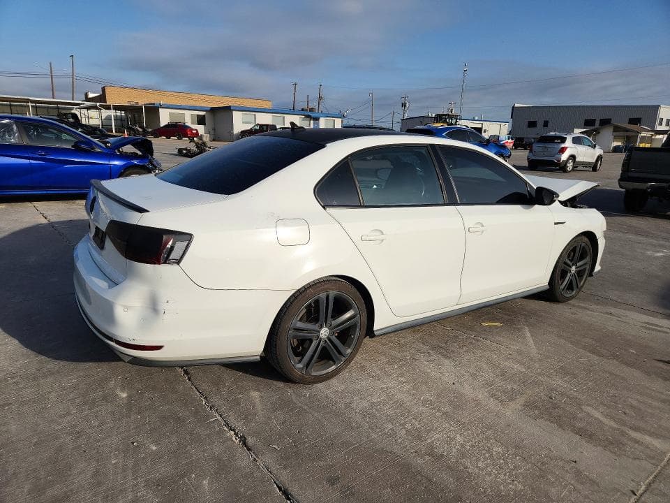 2017 VOLKSWAGEN JETTA GLI 3