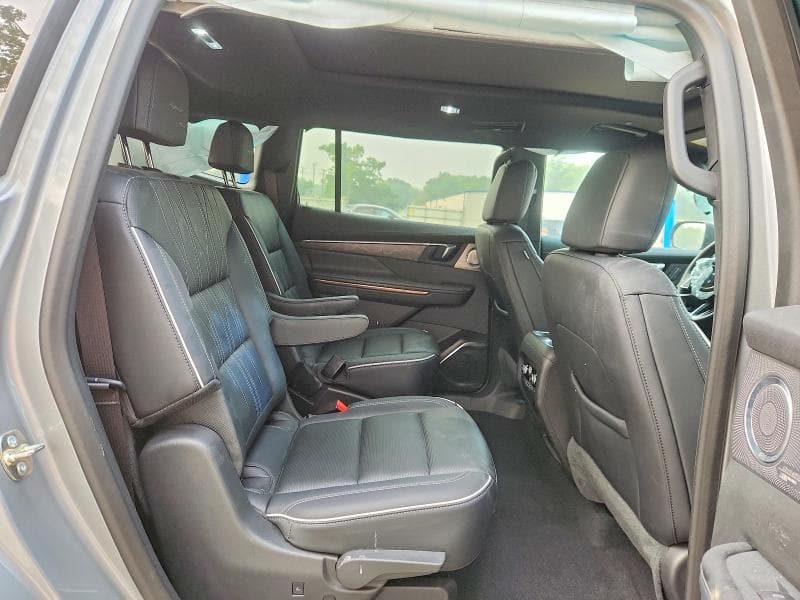 2025 BUICK ENCLAVE AVENIR 11