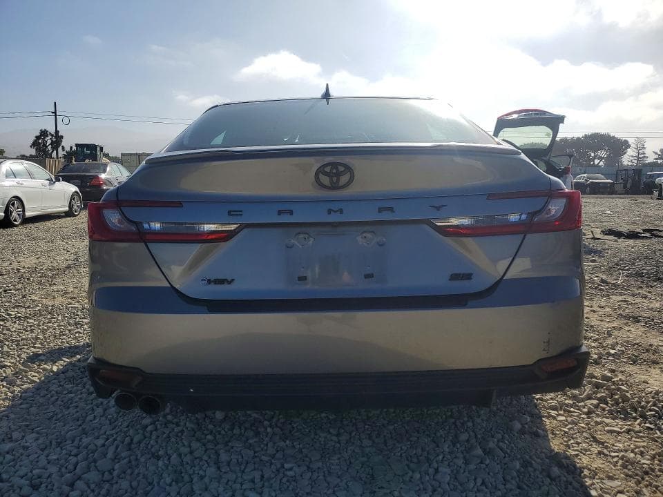 2025 TOYOTA CAMRY SE 6