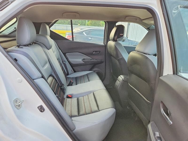 2021 NISSAN KICKS SR 10