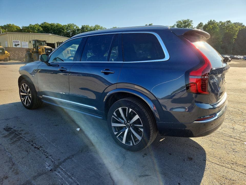 2025 VOLVO XC90 CORE 2