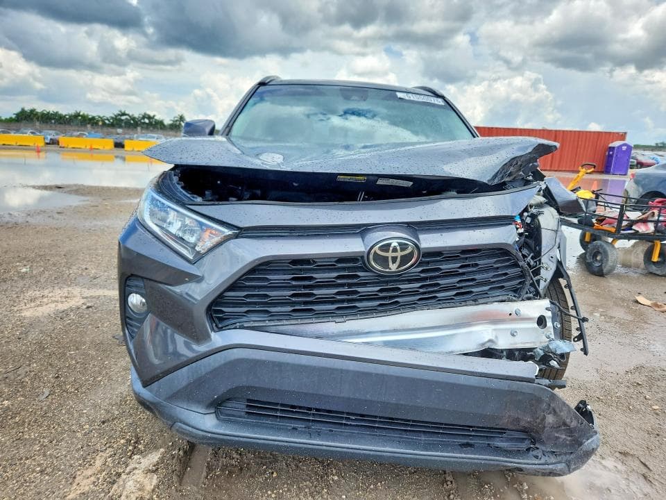 2020 TOYOTA RAV4 XLE 5