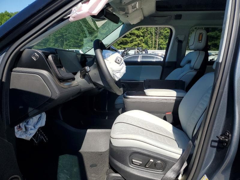 2023 RIVIAN R1S LAUNCH EDITION 7