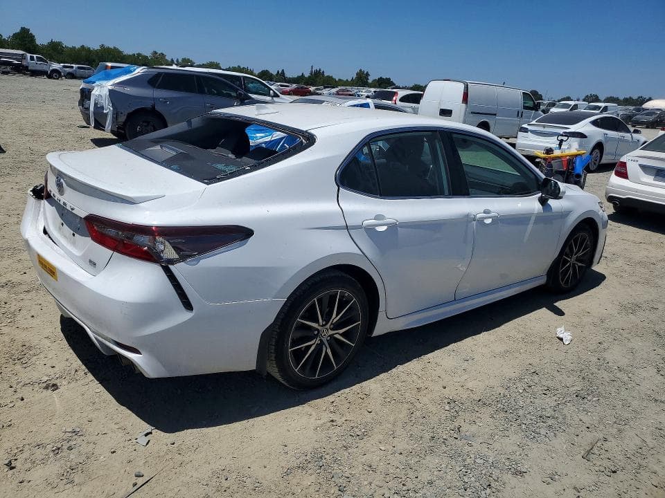 2023 TOYOTA CAMRY SE 3