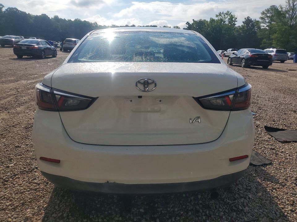 2017 TOYOTA YARIS IA BASE 6