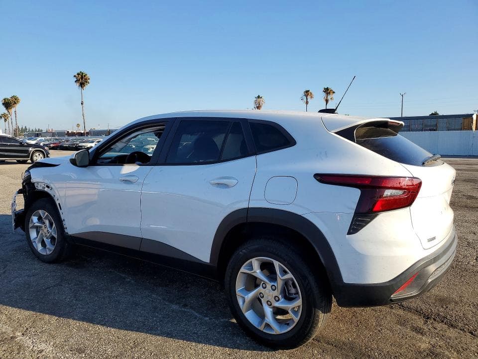 2024 CHEVROLET TRAX LS 2