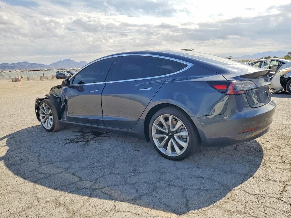 2018 TESLA MODEL 3 2