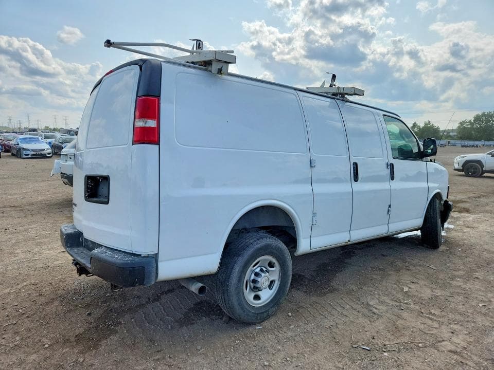 2018 CHEVROLET EXPRESS 3