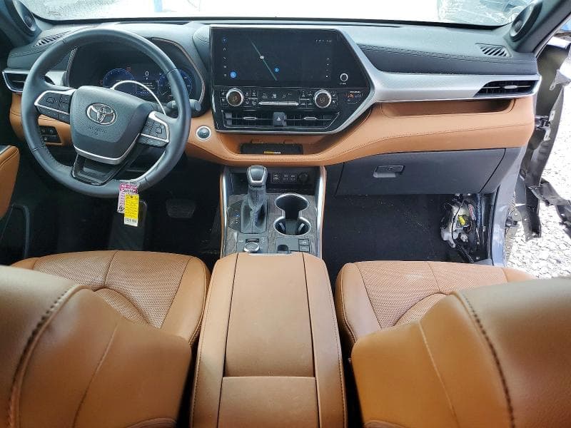 2024 TOYOTA HIGHLANDER PLATINUM 8