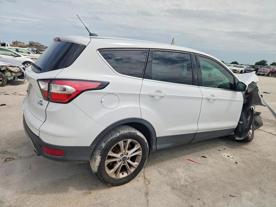 2017 FORD ESCAPE SE 3