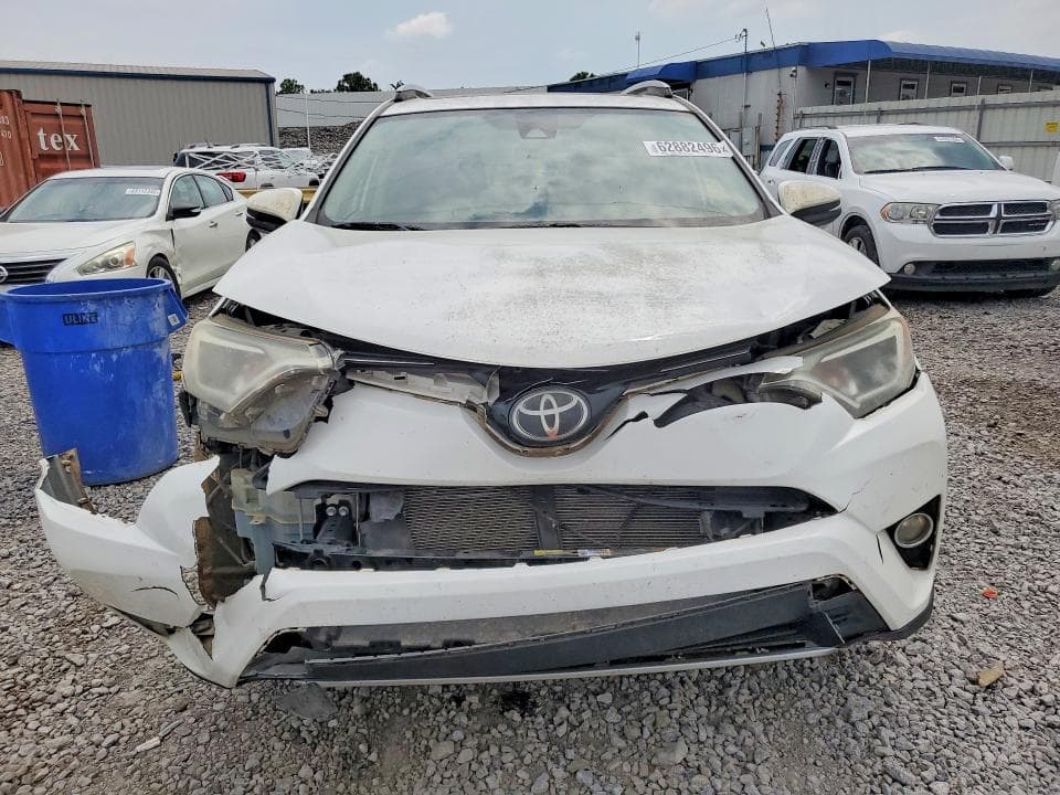 2017 TOYOTA RAV4 XLE 5