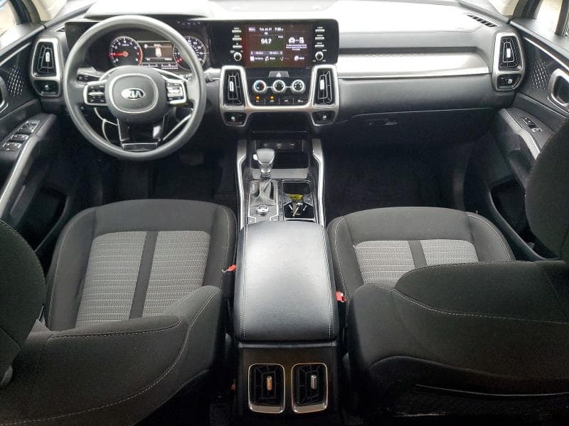 2021 KIA SORENTO 8