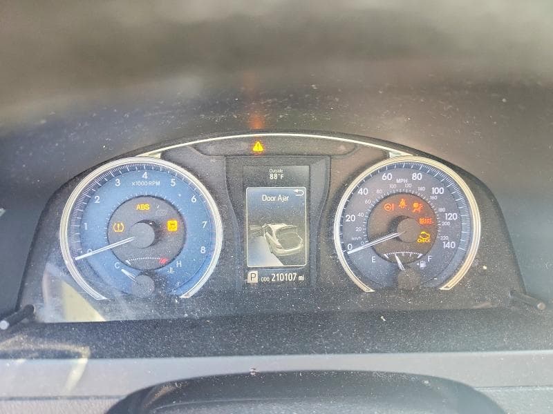 2017 TOYOTA CAMRY LE 9