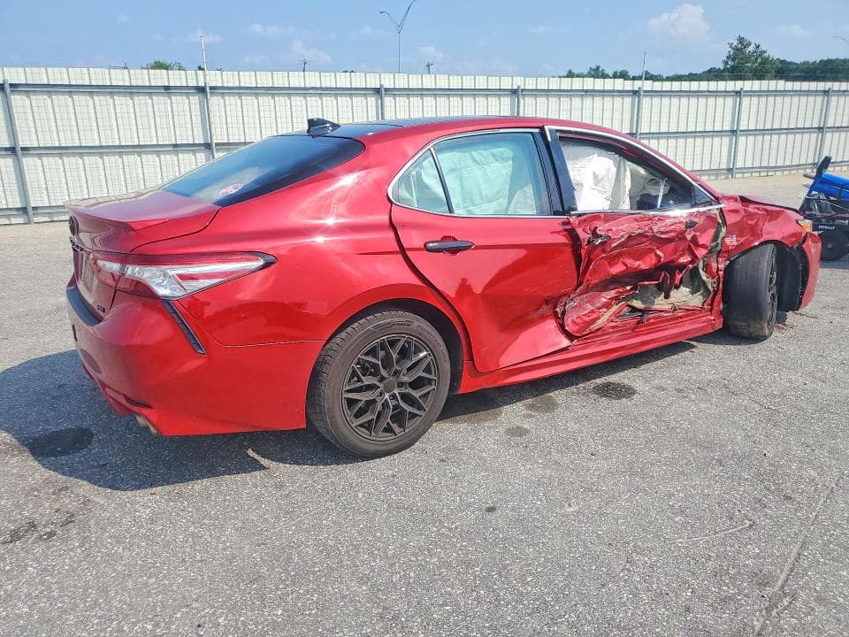 2020 TOYOTA CAMRY XSE 3