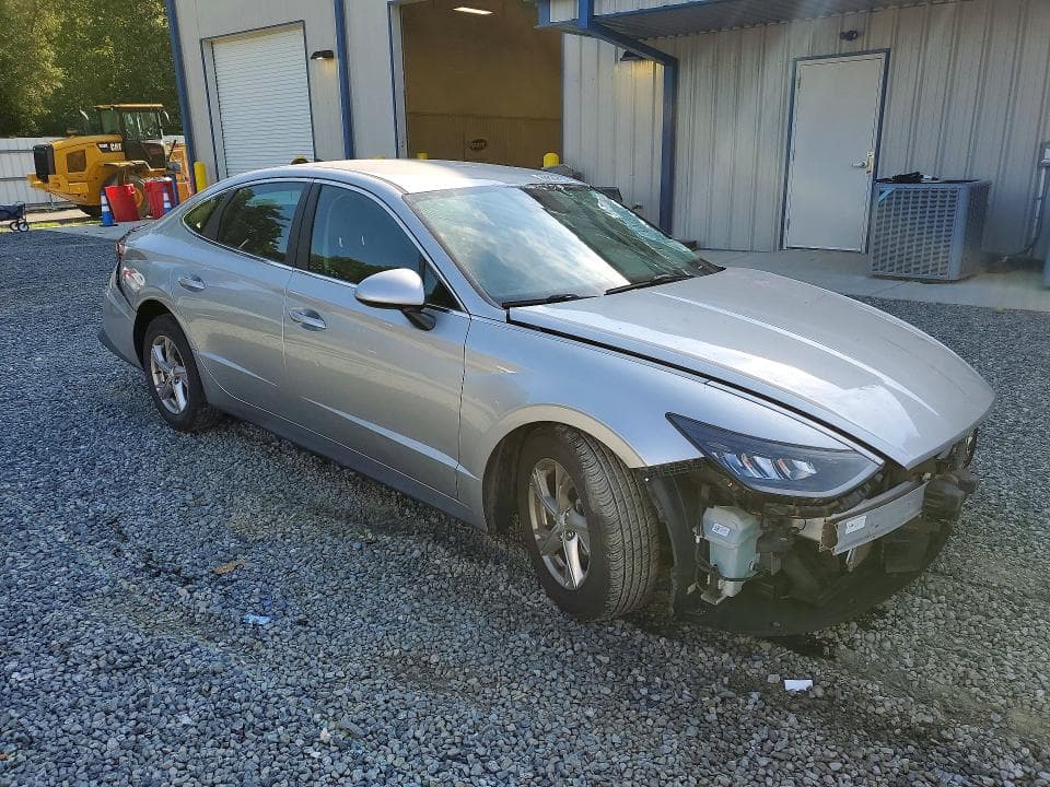 2021 HYUNDAI SONATA SE 4
