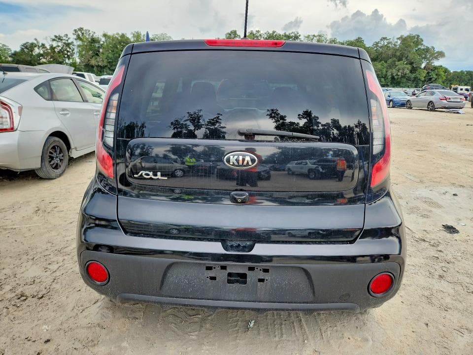 2017 KIA SOUL + 6