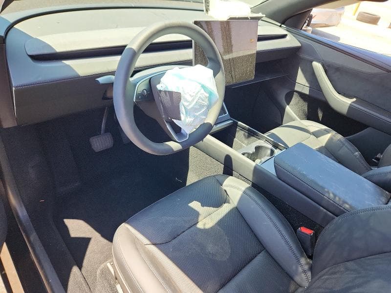 2026 TESLA MODEL Y 8