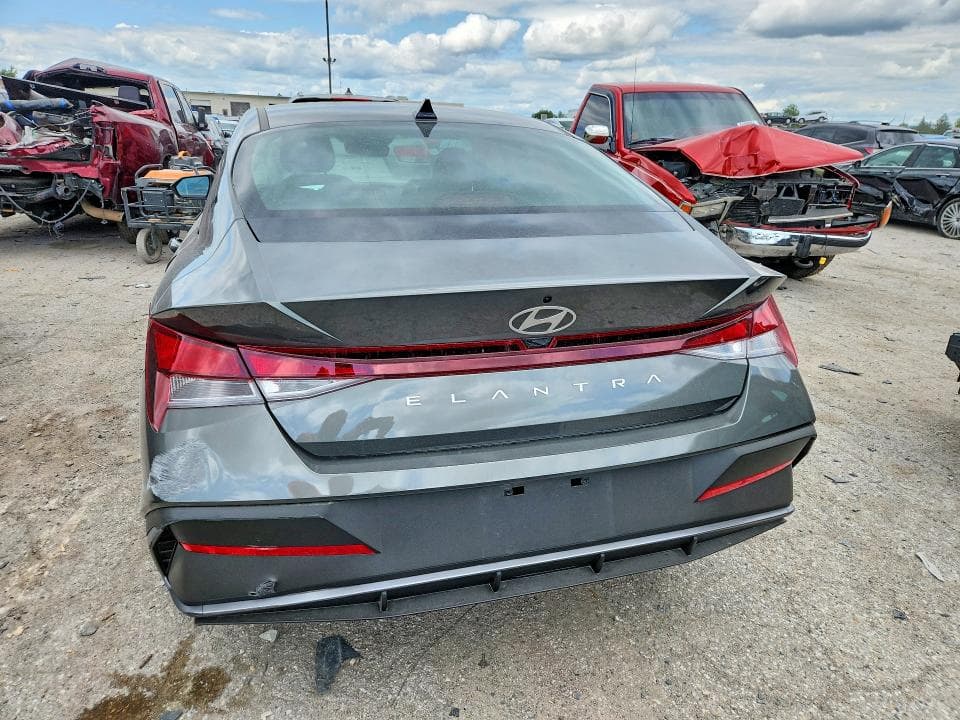 2026 HYUNDAI ELANTRA SE 6