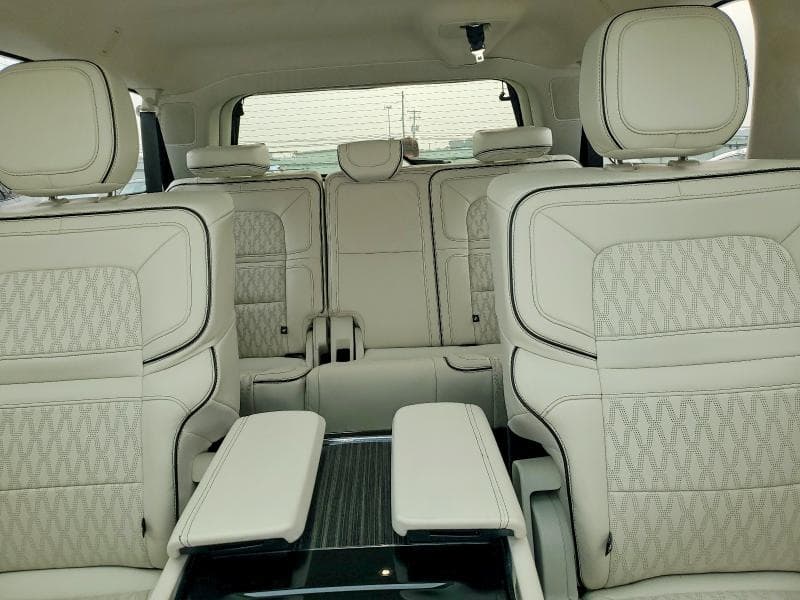 2023 LINCOLN NAVIGATOR L BLACK LABEL 10