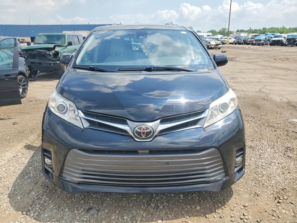 2018 TOYOTA SIENNA XLE PREMIUM 8-PASSENGER 5