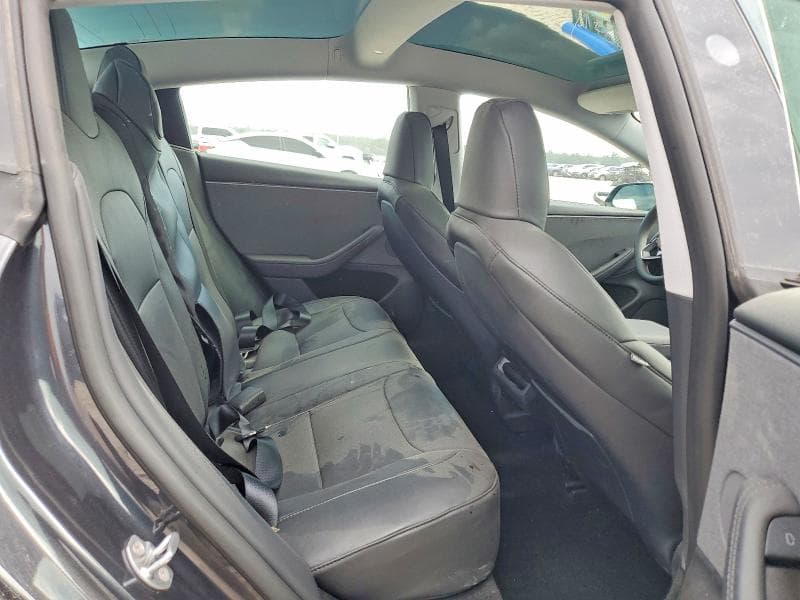 2026 TESLA MODEL 3 10