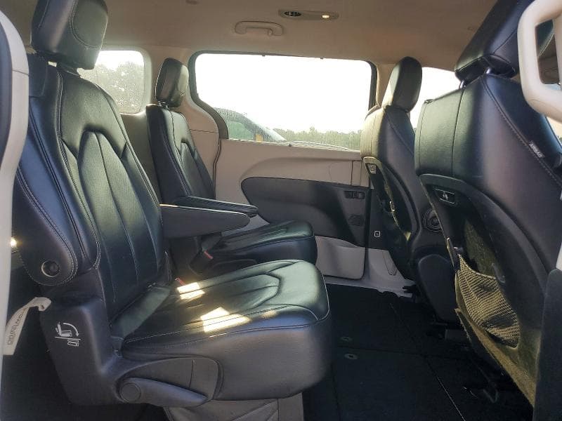 2022 CHRYSLER PACIFICA TOURING L 11